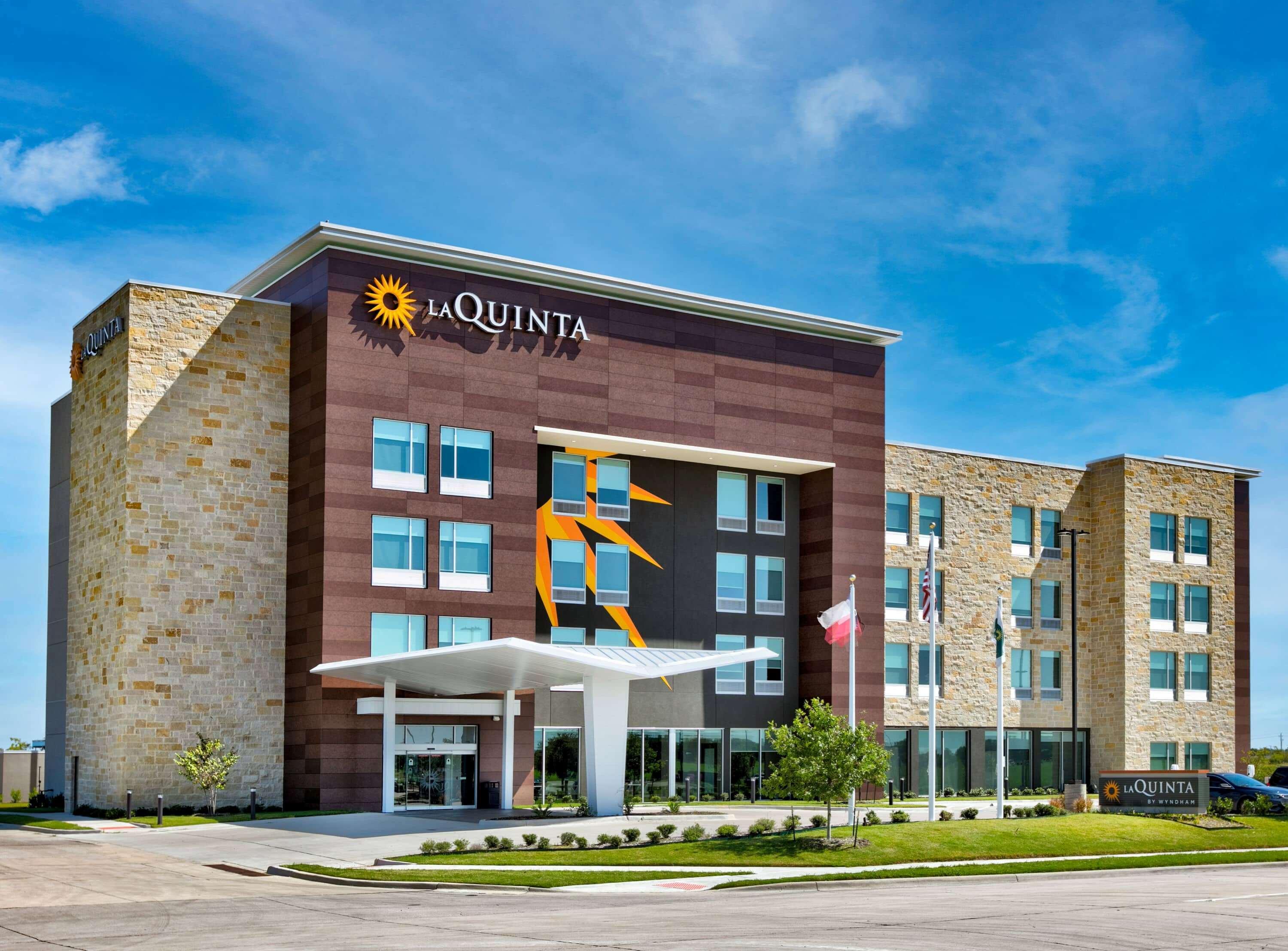 La Quinta Inn & Suites By Wyndham Terrell Exteriér fotografie